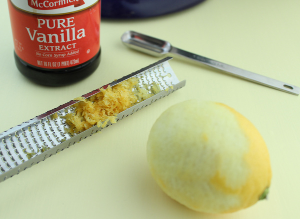 Pure-Vanilla-Extract-and-Lemon-Zest