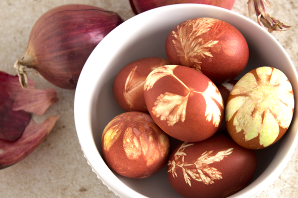 Onion-Dyed-Eggs